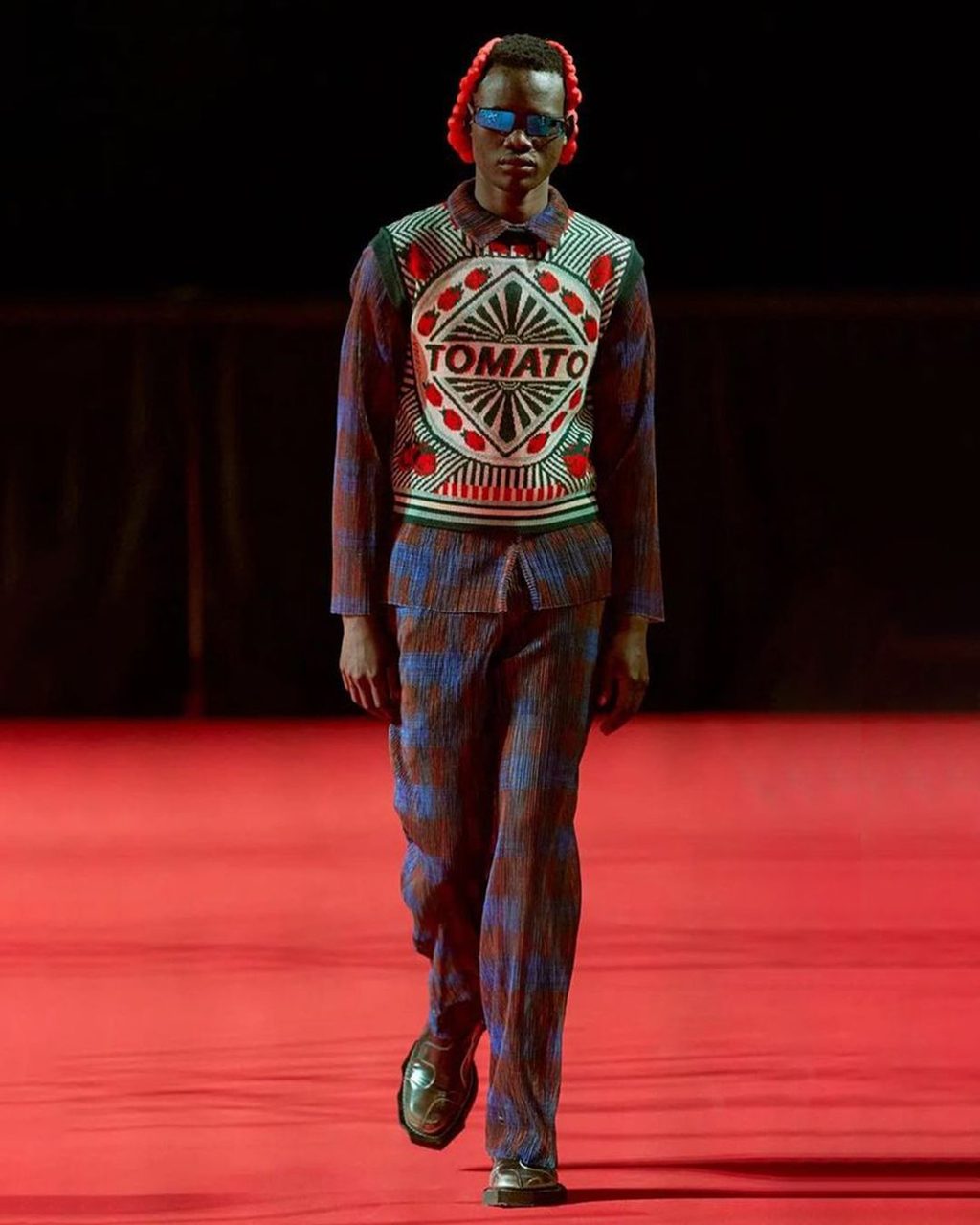 GIANT BOW PILLOW AND LISA RINNA’S RUNWAY WALK: YOUR COPENHAGEN FASHION WEEK ROUNDUP