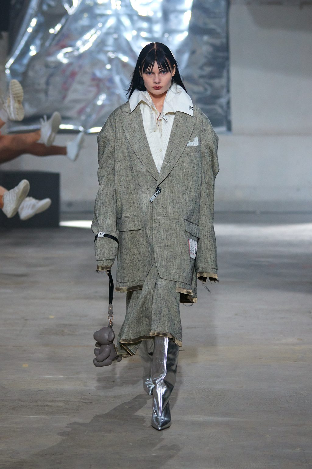 Maison MIHARA YASUHIRO Fall/Winter 2024 was a trip back in time