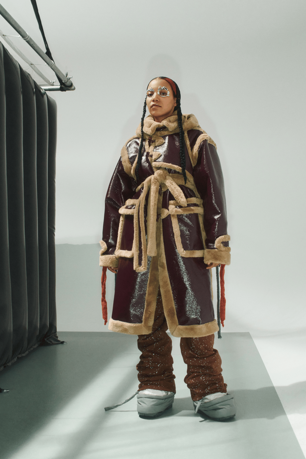 OTTOLINGER BROUGHT US LOW-LIT HUES & HIGH-LIT LOOKS