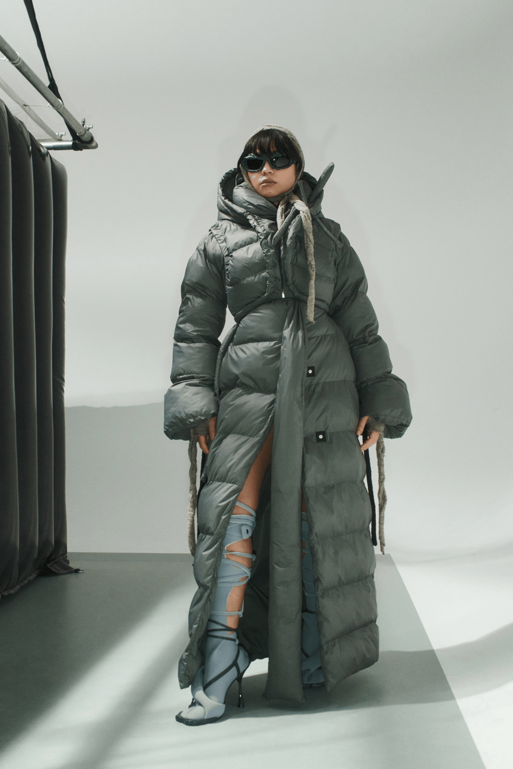 OTTOLINGER BROUGHT US LOW-LIT HUES & HIGH-LIT LOOKS
