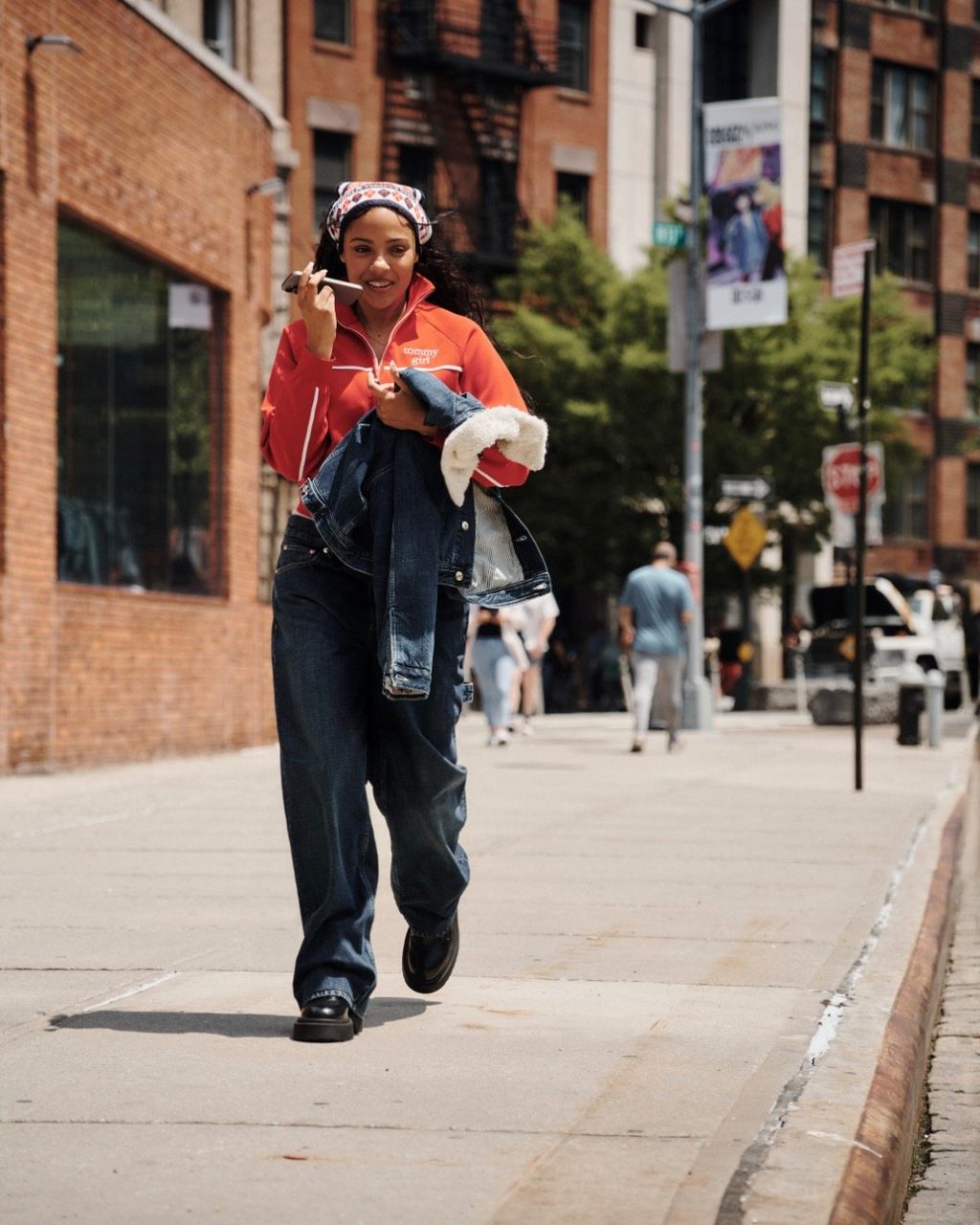 We linked up with singer Samara Cyn to talk Tommy Girl and Tommy Jeans Fall 2025