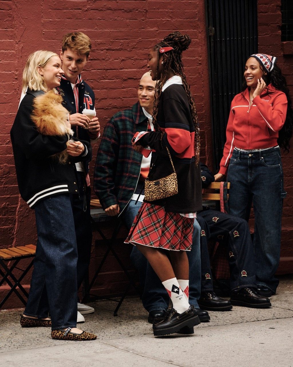 We linked up with singer Samara Cyn to talk Tommy Girl and Tommy Jeans Fall 2025