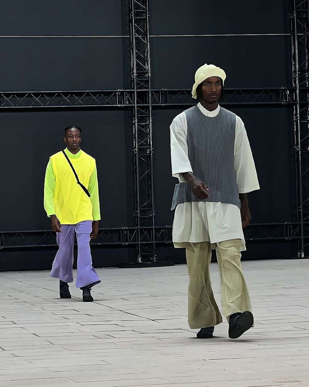HOMME PLISSE ISSEY MIYAKE SHOWCASED THE ART OF MOVEMENT