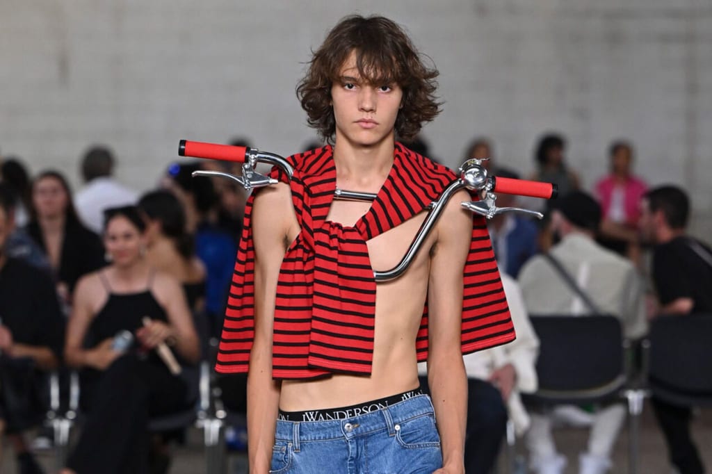 FASHION SCHOOL: CRAMMING YOUR NOTES ON JW ANDERSON
