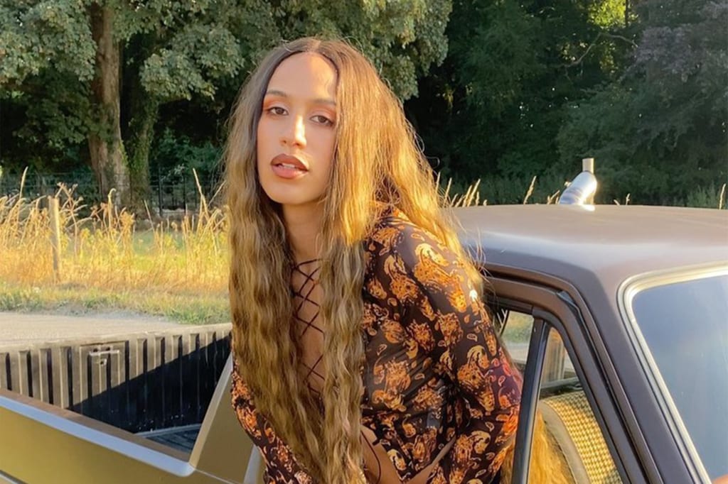 MAEVE TALKS HER LATEST RELEASE, EARLY INFLUENCES & OVERCOMING CREATIVE BLOCKS