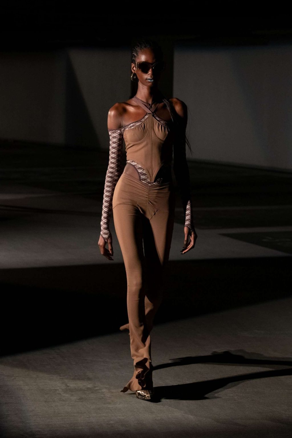 ‘ADRENALINE’: KNWLS SS22 OFFERS DISRUPTION AND SENSUALITY AT LFW
