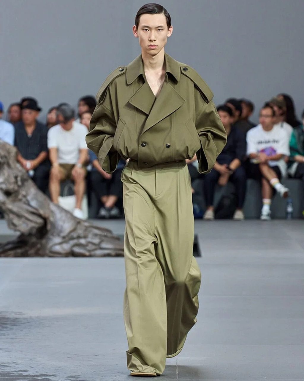 ALL THAT GLITTERS IS LOEWE: KEY PIECES FROM LOEWE’S SS24 MENSWEAR SHOW
