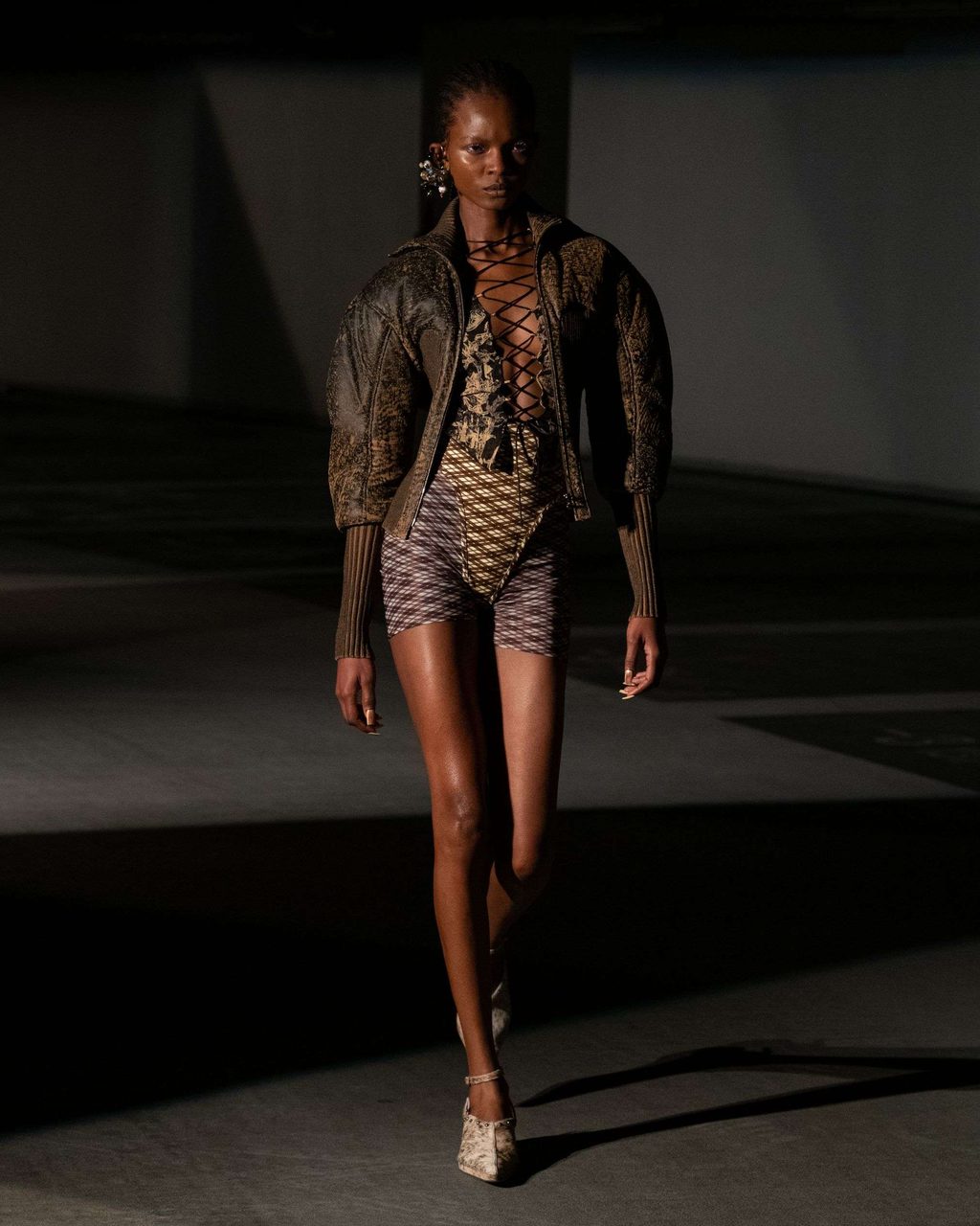 ‘ADRENALINE’: KNWLS SS22 OFFERS DISRUPTION AND SENSUALITY AT LFW