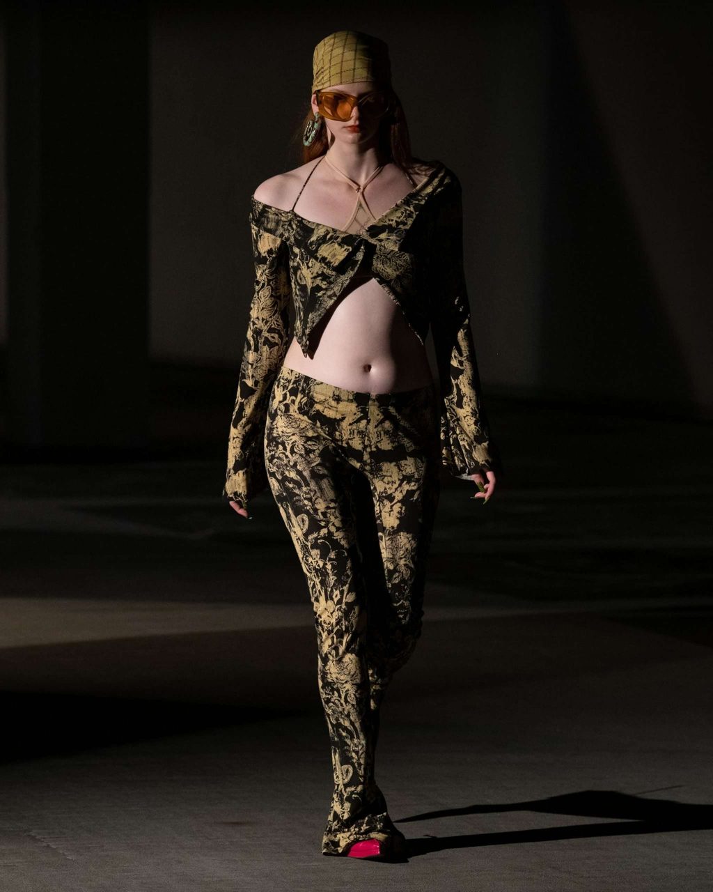 ‘ADRENALINE’: KNWLS SS22 OFFERS DISRUPTION AND SENSUALITY AT LFW