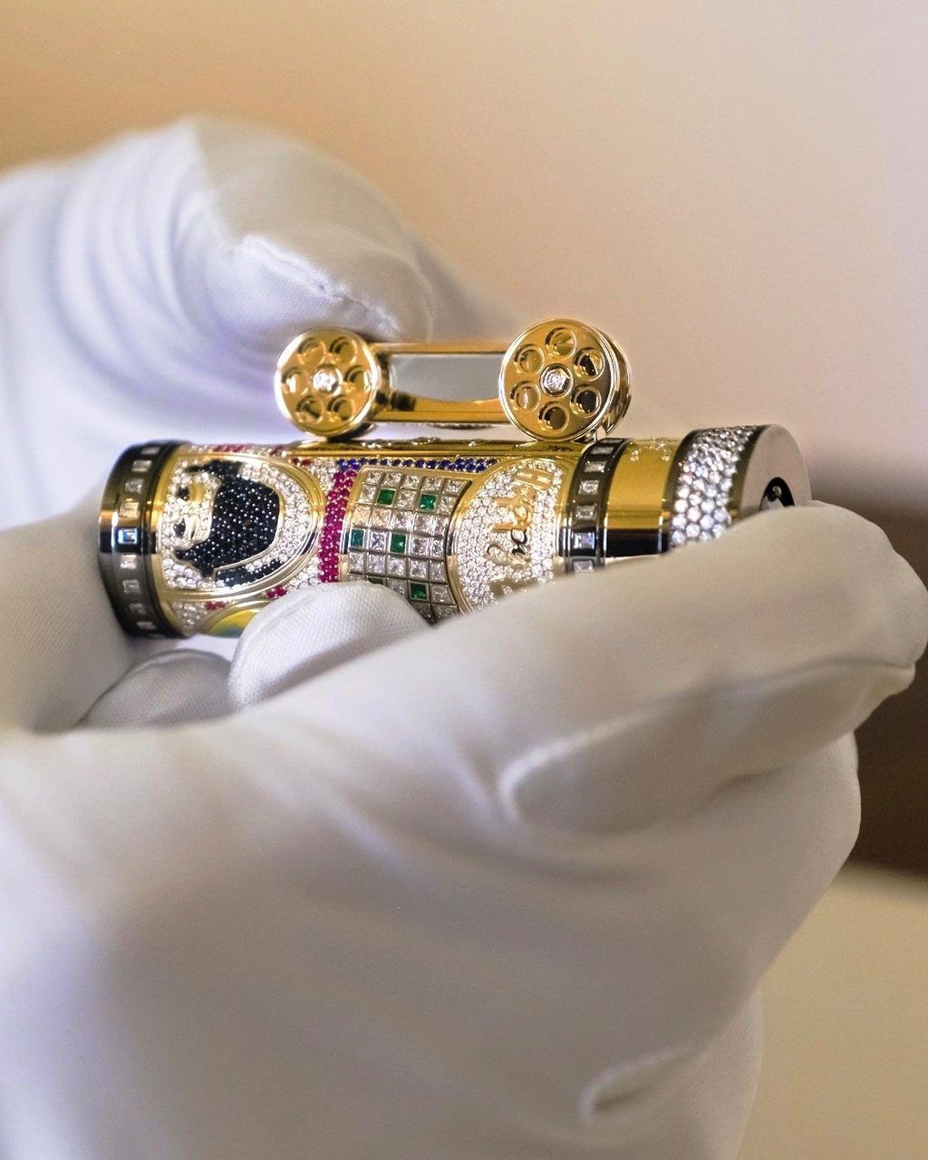 We got an exclusive look at Montblanc’s €1.6 million High Artistry fountain pen, an ode to the silver screen