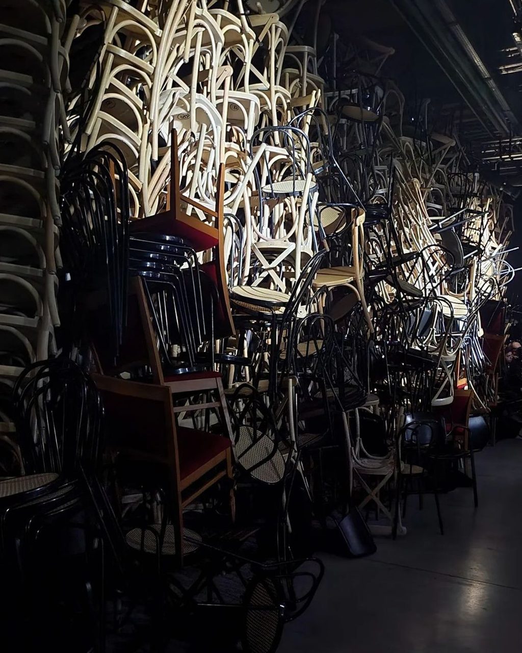 PULL UP A CHAIR: KEY TAKEAWAYS FROM MAGLIANO FW23