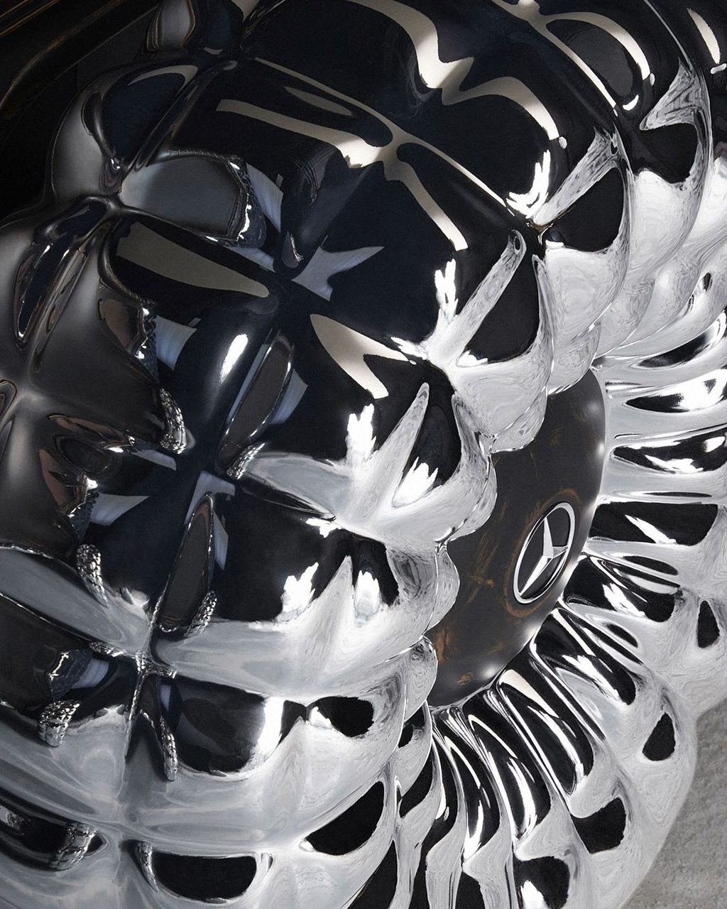 MONCLER & MERCEDES-BENZ UNVEIL PROJECT MONDO G