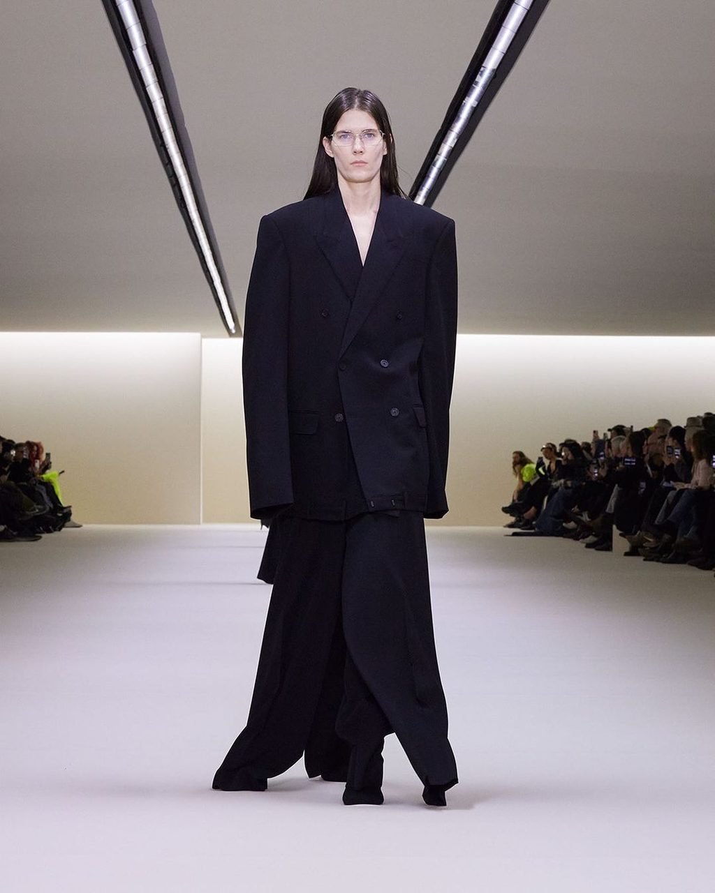 EVERYTHING YOU NEED TO KNOW ABOUT BALENCIAGA’S FW23 COLLECTION
