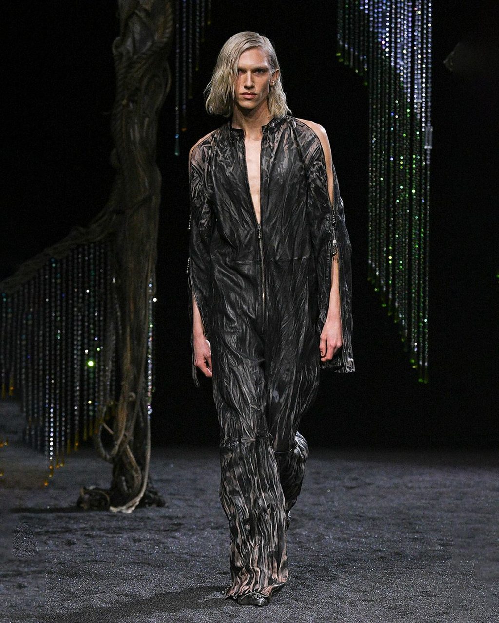 FOREST VINES AND LOTS OF LEATHER: ACNE STUDIOS FW23 COLLECTION