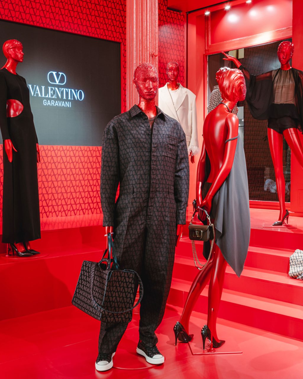 FROM BEAMS’ LIGHT SHOW TO GUESS’ NEW DROP: YOUR FRIDAY ROUNDUP