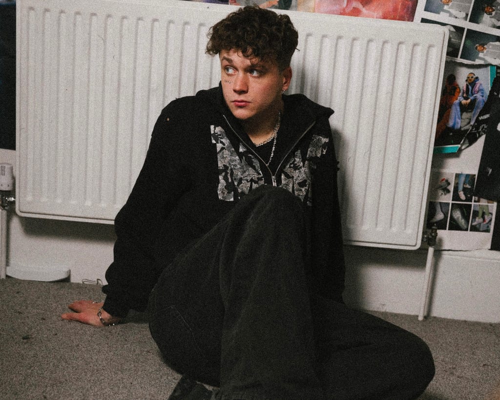 We linked up with young creative Mossy for Spotify’s campaign celebrating fandom