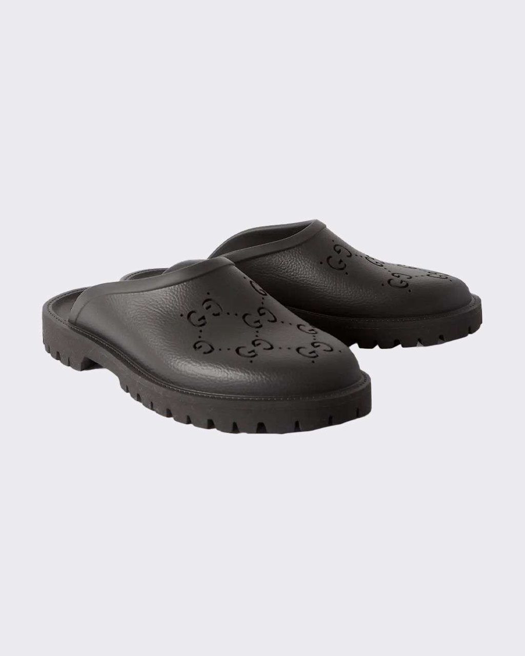 IT’S GIVING CLOG: THE FOOTWEAR GUIDE
