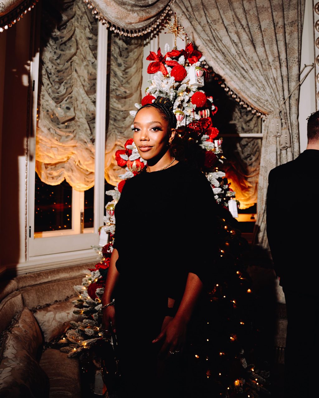 Annabel’s unveils its Holiday themed facade with Poppy Delevingne & Will Poulter