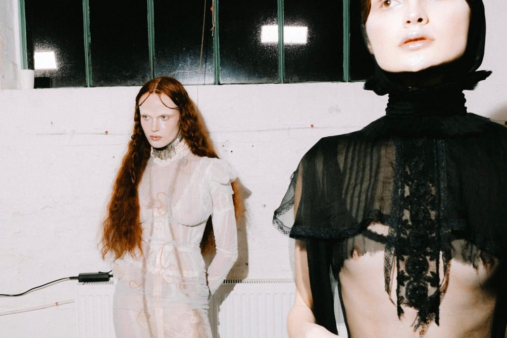 Dilara Findikoglu FW25 was Nosferatu af