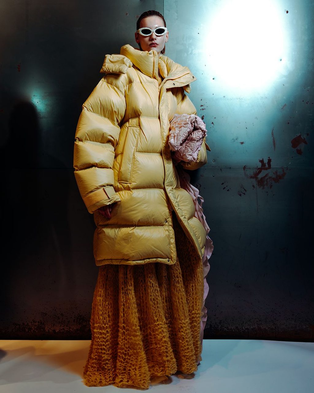 HOLZWEILER DIVES UNDERWATER FOR FW23