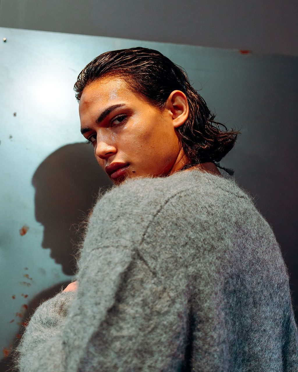 HOLZWEILER DIVES UNDERWATER FOR FW23