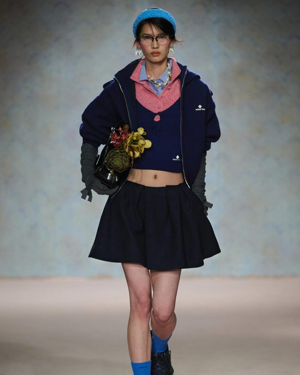 SHUSHU/TONG got its birthday flowers for FW25