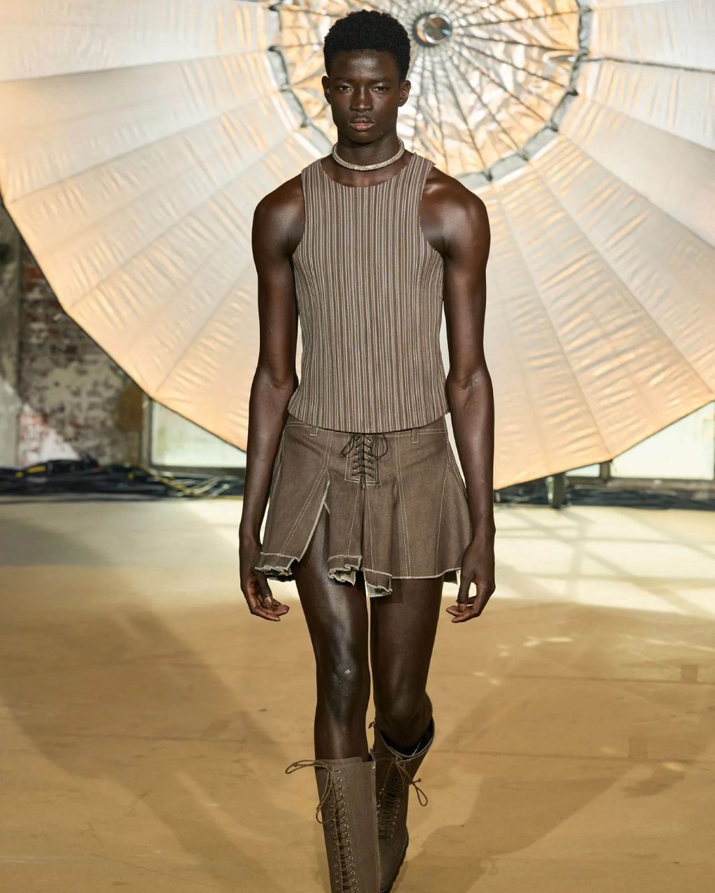 IT’S PARIS FASHION WEEK: HERE’S WHAT YOU DON’T WANT TO MISS