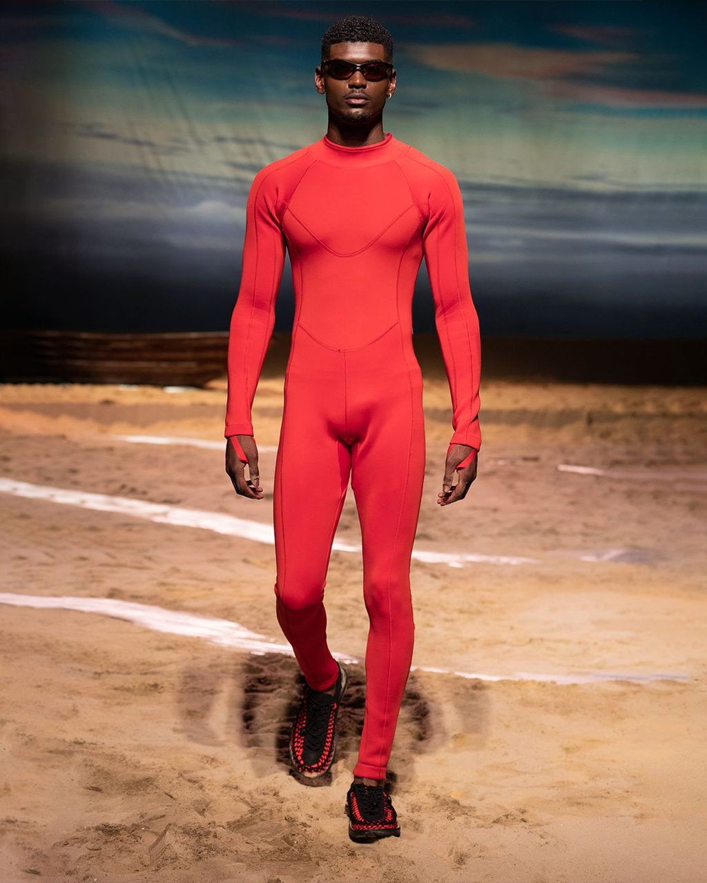 TOWEL TANNING & BREAKOUT DANCING: 4 KEY MOMENTS FROM SAUL NASH’S SS24 SHOW