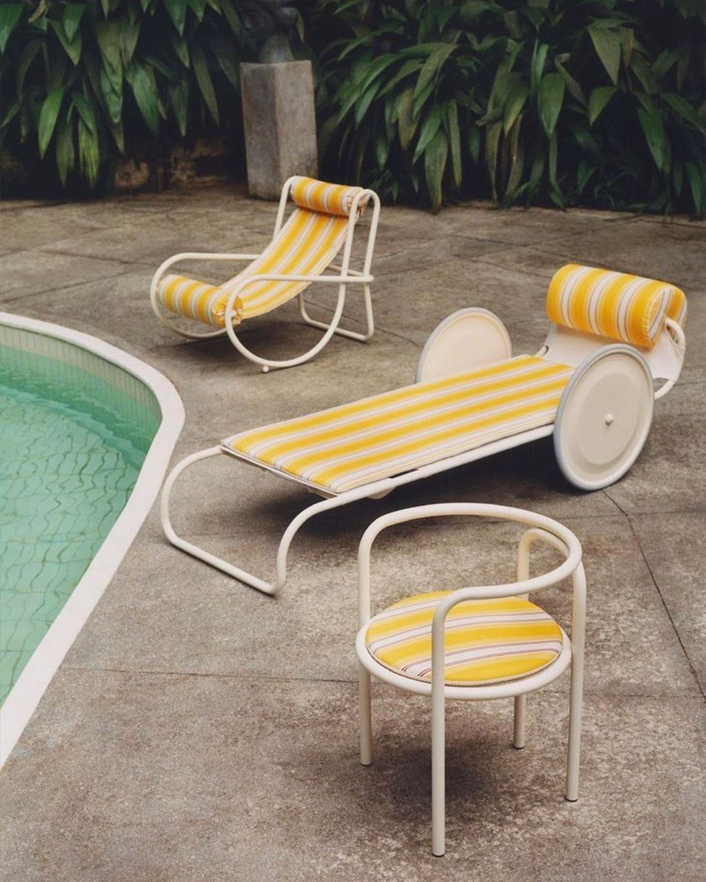 LOEWE’S IBIZA COLLECTION & JACQUEMUS' HOMEWARE: YOUR MONDAY BRIEFING