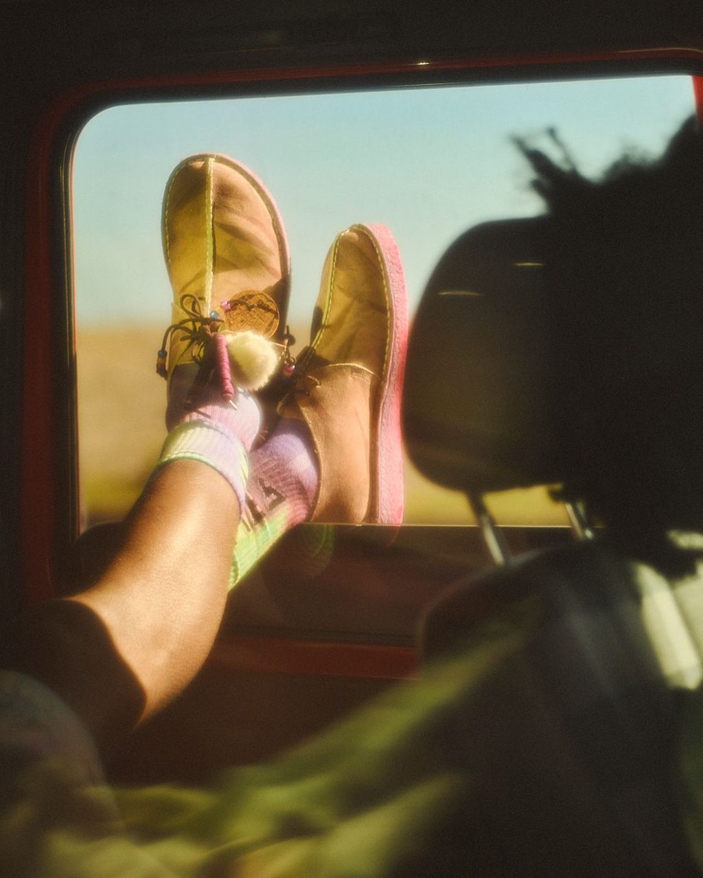 LEVI’S TAP CHICKEN SHOP DATE’S AMELIA & A NEW ARIES X CLARKS COLLAB: YOUR FRIDAY ROUNDUP