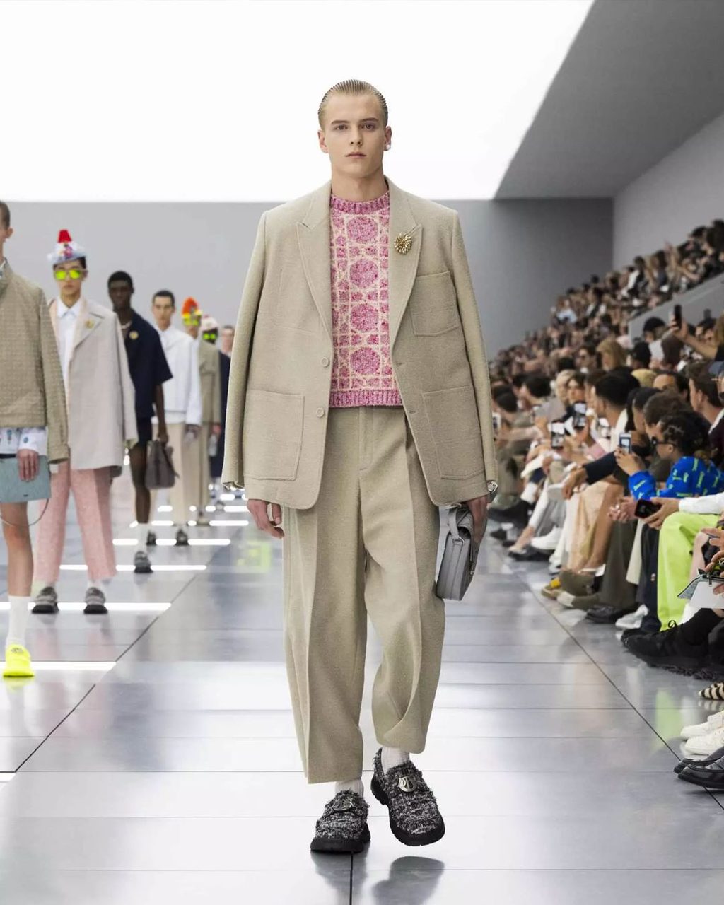 5 KEY TAKEAWAYS FROM KIM JONES’ DIOR HOMME SS24 COLLECTION