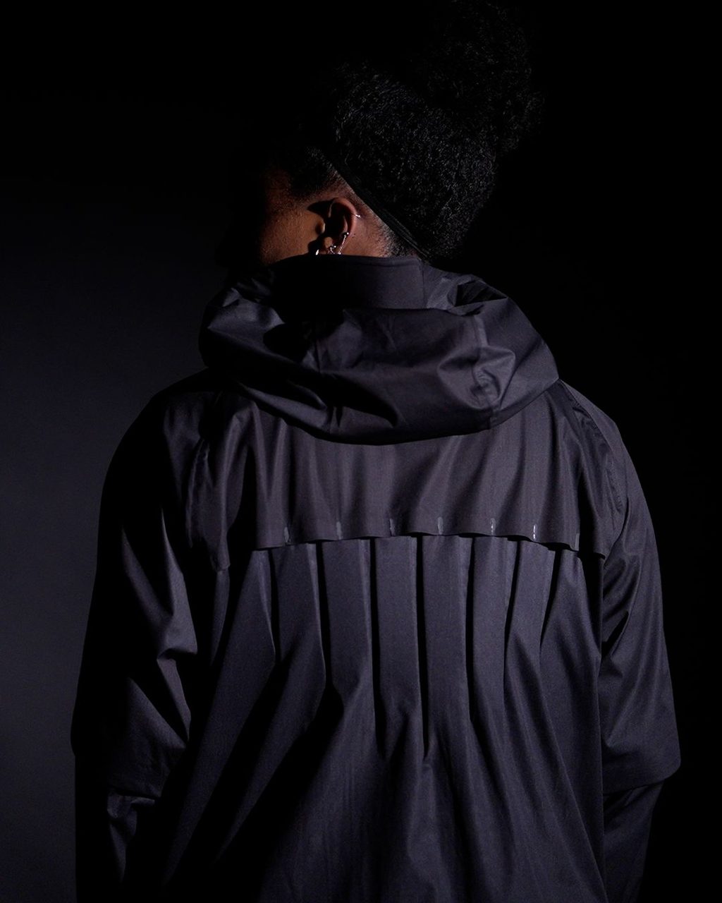 NIKE’S RUN DIVISION AEROGAMI JACKET BASICALLY BREATHES FOR YOU