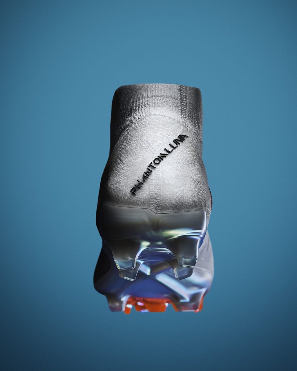 NIKE IS REVOLUTIONISING WOMEN’S FOOTBALL WITH ITS PHANTOM LUNA BOOT