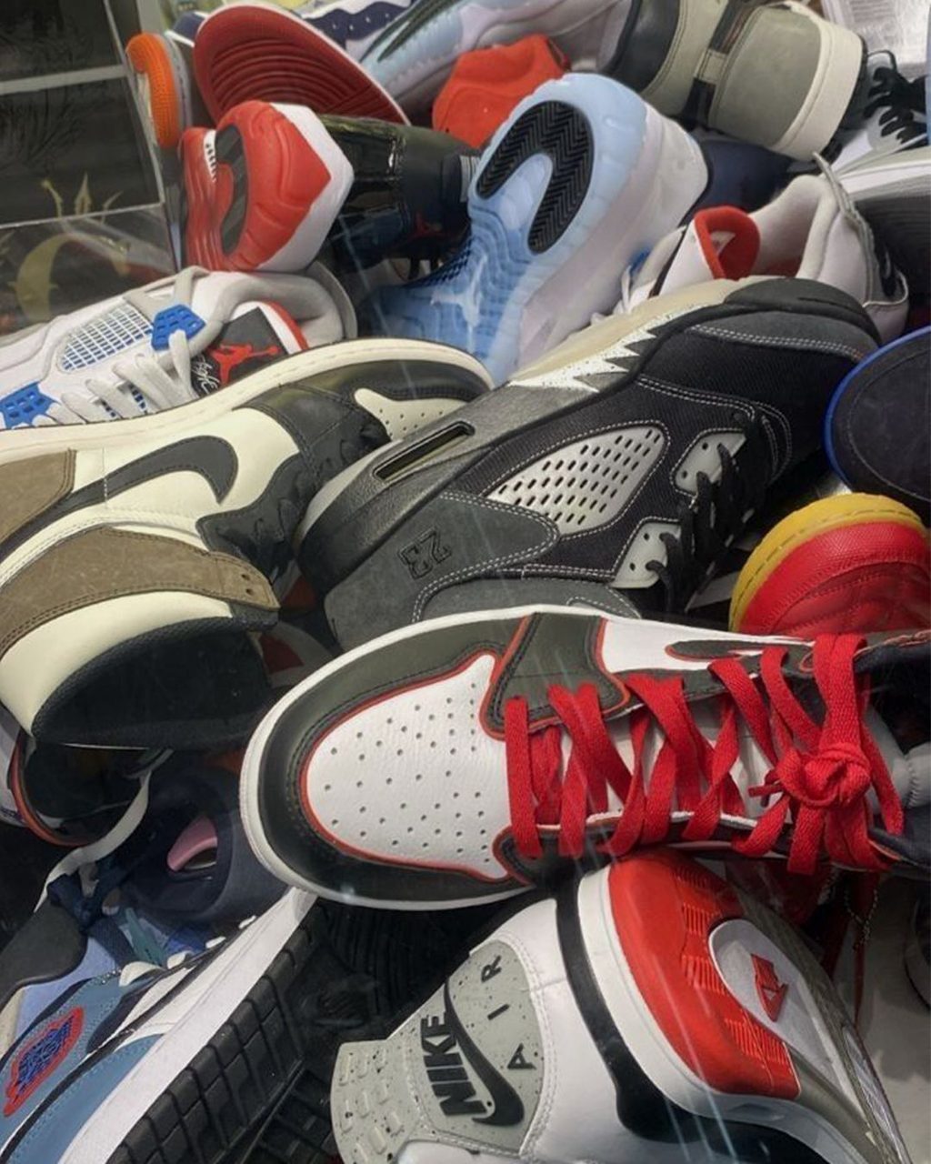 STOCKX VS. FAKES: HAVE COUNTERFEITS WON?