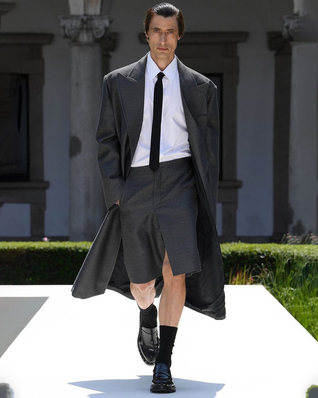 SCHOOL’S OUT BUT VALENTINO’S JUST GETTING STARTED: KEY TAKEAWAYS FROM ‘THE NARRATIVES’ SS24 SHOW