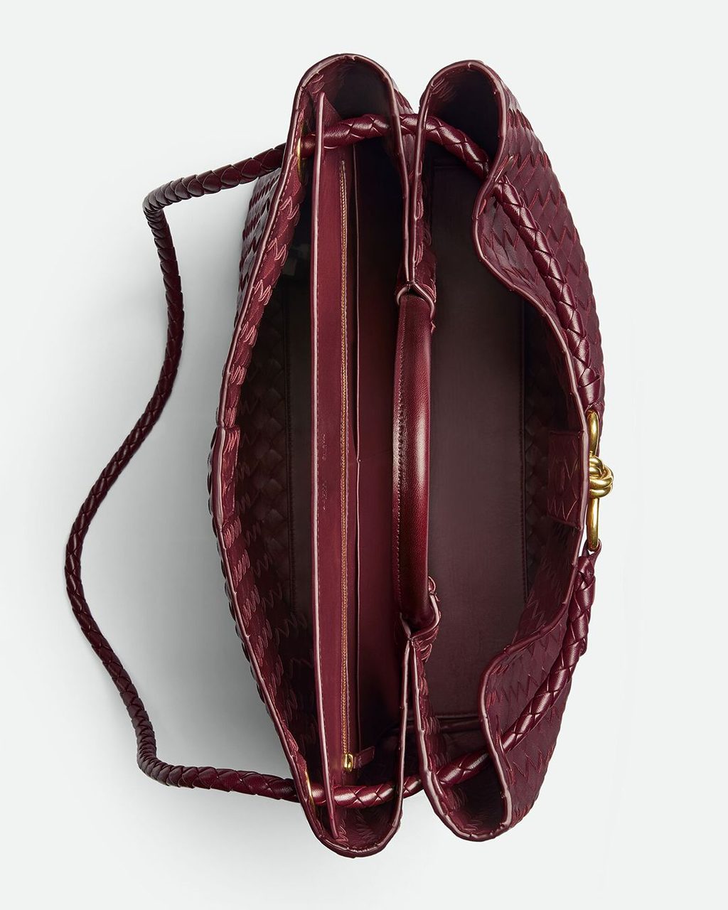 BOTTEGA VENETA’S ANDIAMO COULD ALREADY BE THIS YEAR’S IT BAG