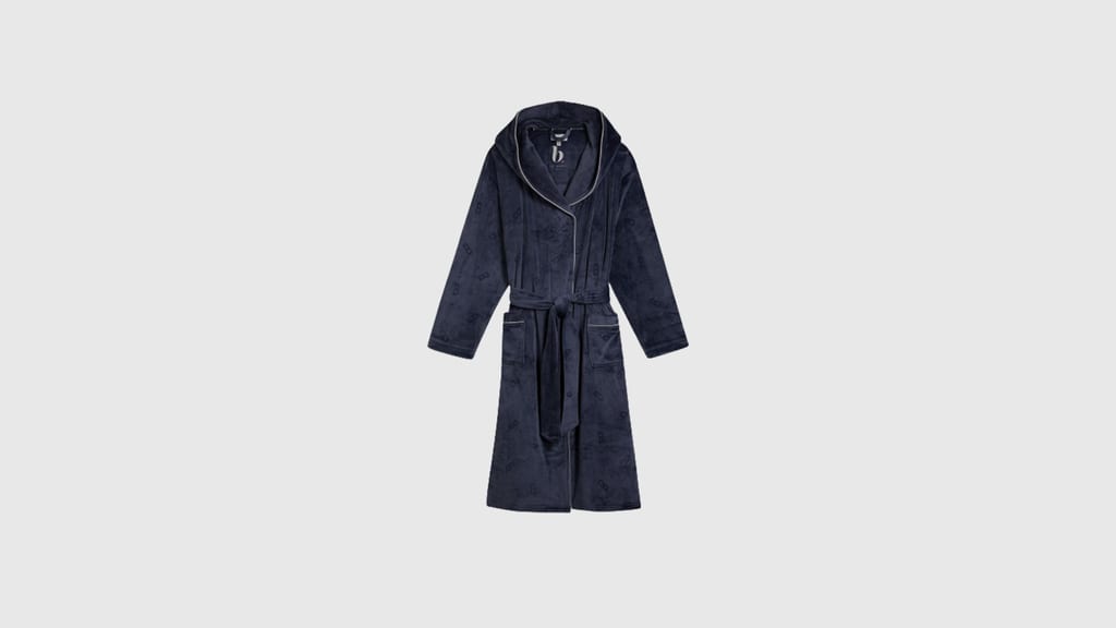 12 CHRISTMAS ESSENTIALS TO STOP YOU FROM SPIRALLING
