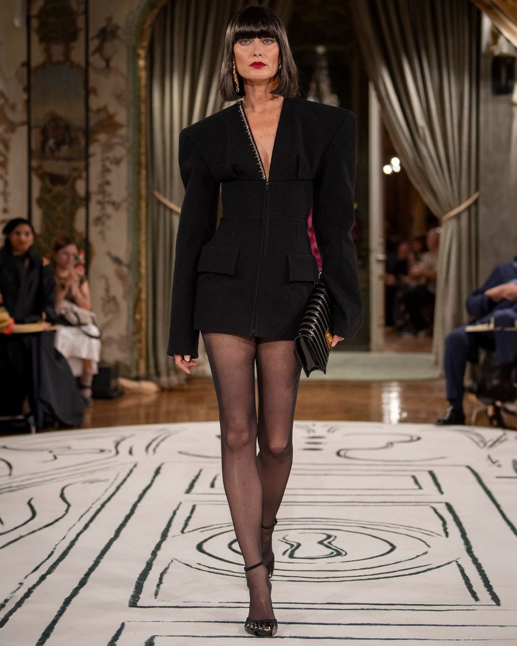 Schiaparelli really said “seafood platter” for SS24