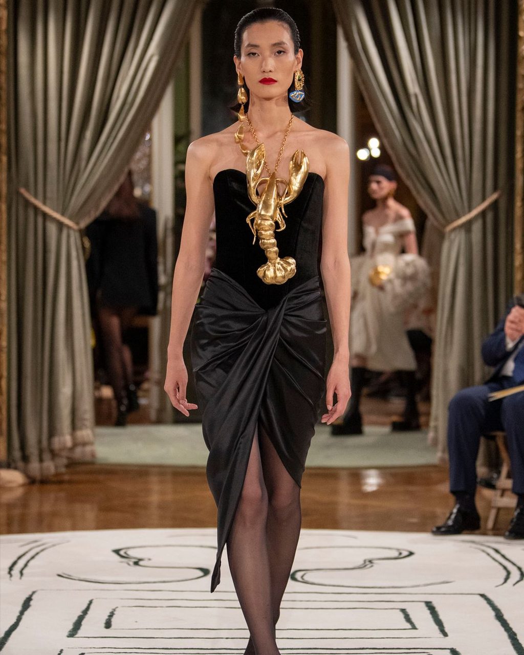 Schiaparelli really said “seafood platter” for SS24