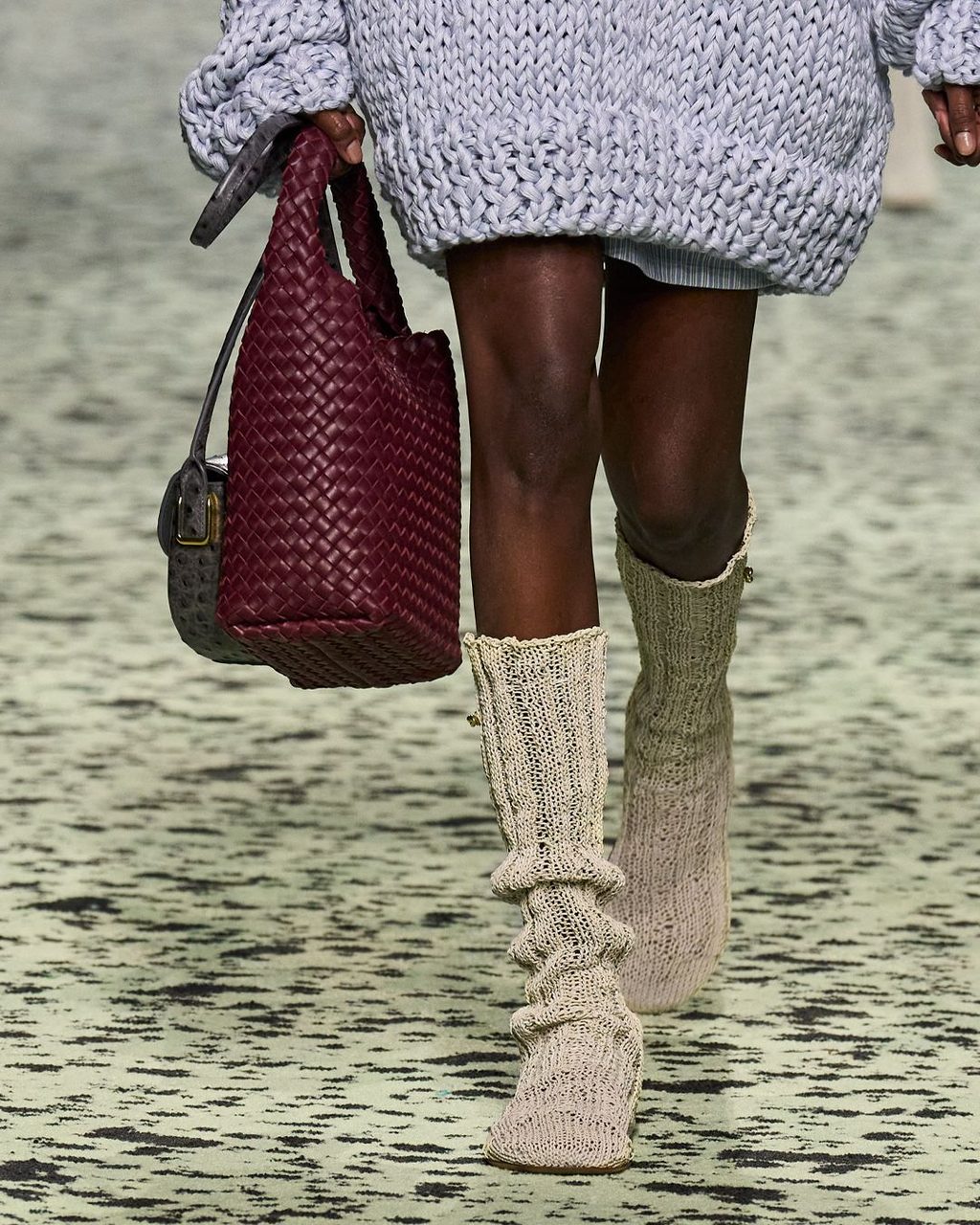 LEATHER COATS & INTRECCIATO ACCESSORIES: BOTTEGA VENETA’S WINTER 23 COLLECTION
