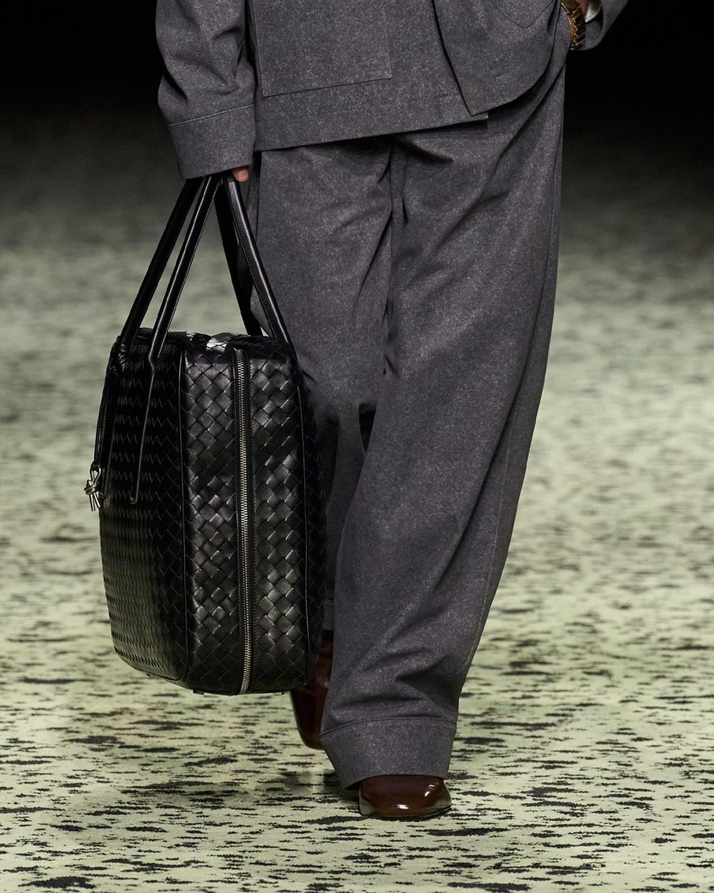 LEATHER COATS & INTRECCIATO ACCESSORIES: BOTTEGA VENETA’S WINTER 23 COLLECTION