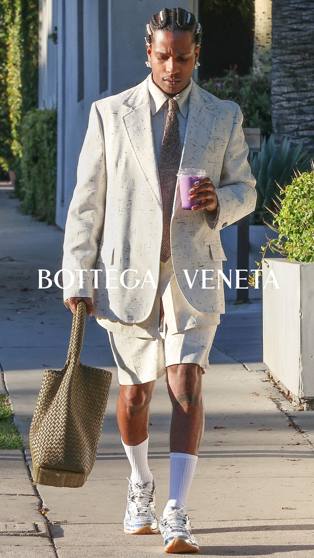 Is fashion trying to fool us with paparazzi campaigns?