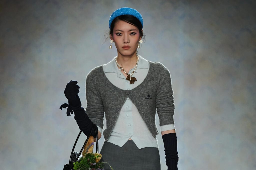 SHUSHU/TONG got its birthday flowers for FW25