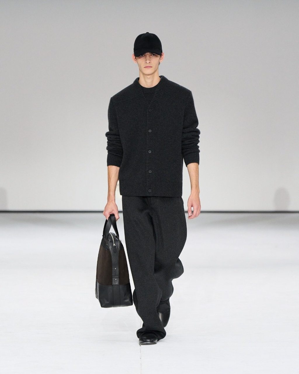 Here’s what went down at COS’ Autumn/Winter 2025 show