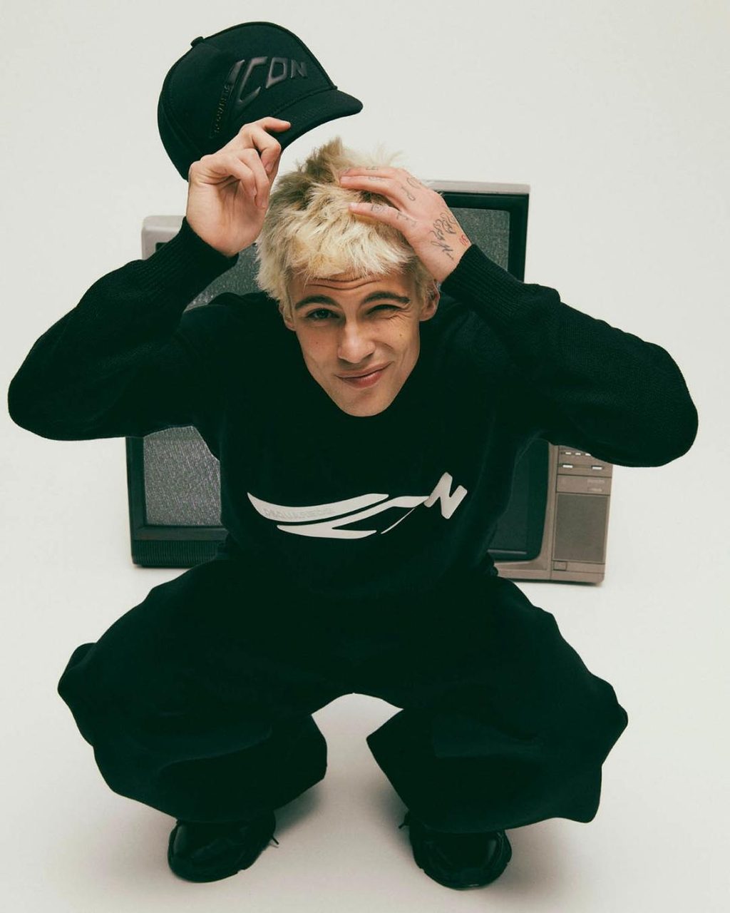New fall collections, new campaigns, new collabs and more good sh*t this week