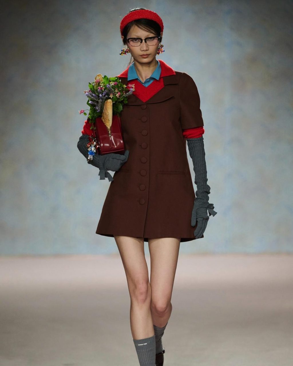 SHUSHU/TONG got its birthday flowers for FW25