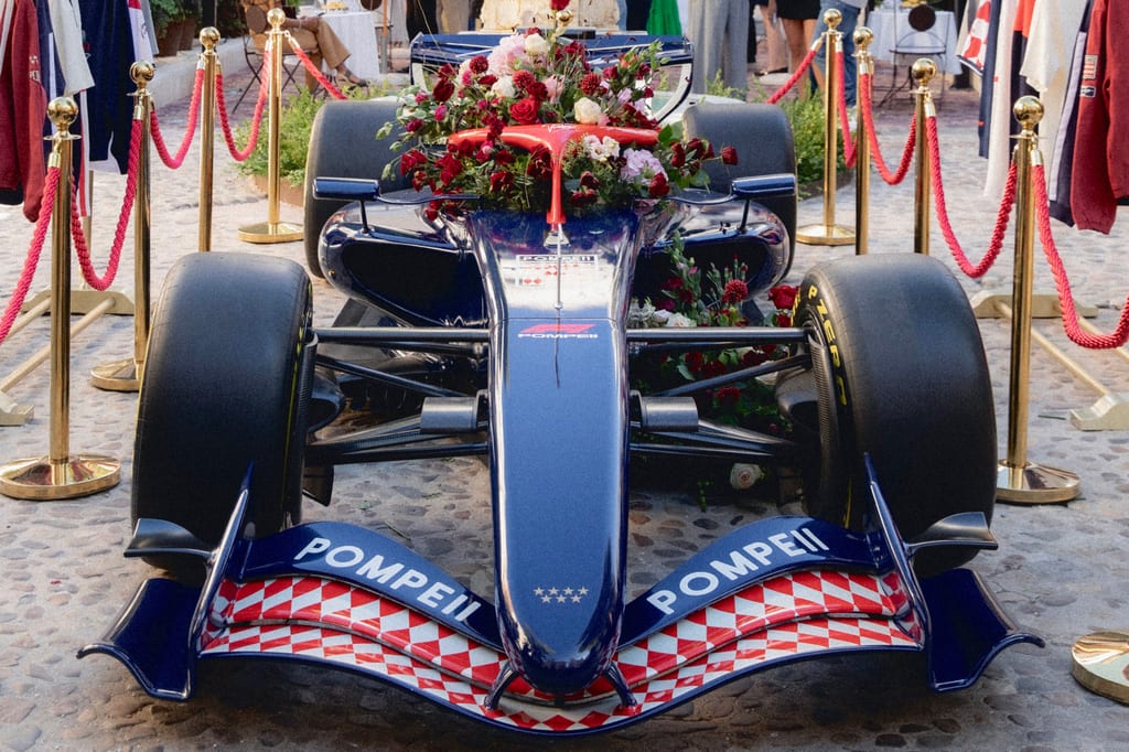 F1 0