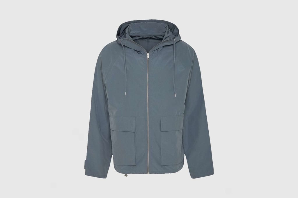 A GUIDE TO A MORE SUSTAINABLE WARDROBE