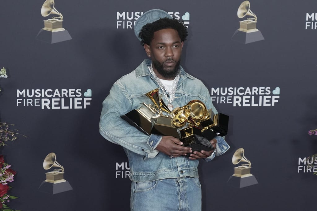 Kendrick Lamar cleaned up at the Grammys last night