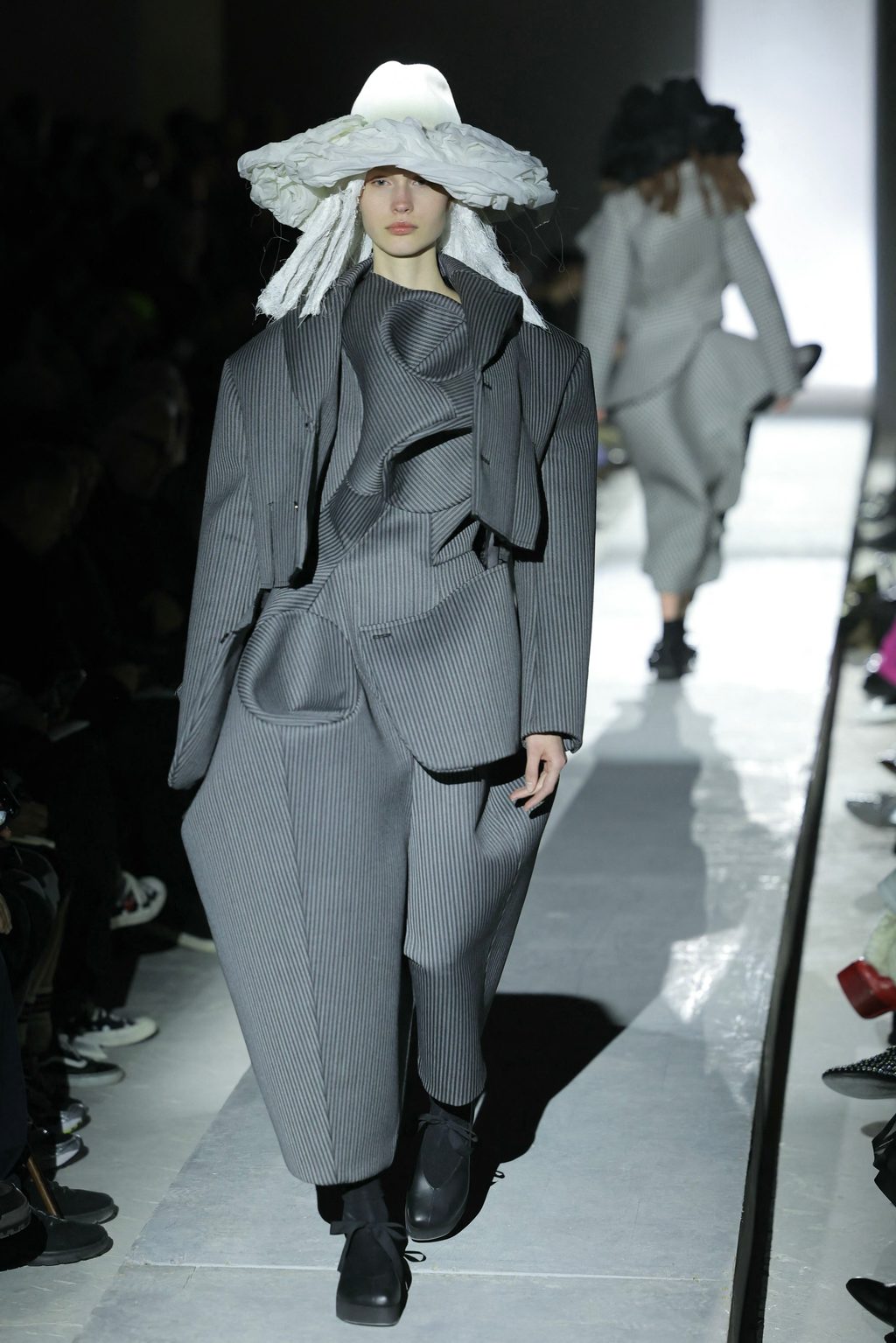 Time was frozen at Comme des Garçons FW25